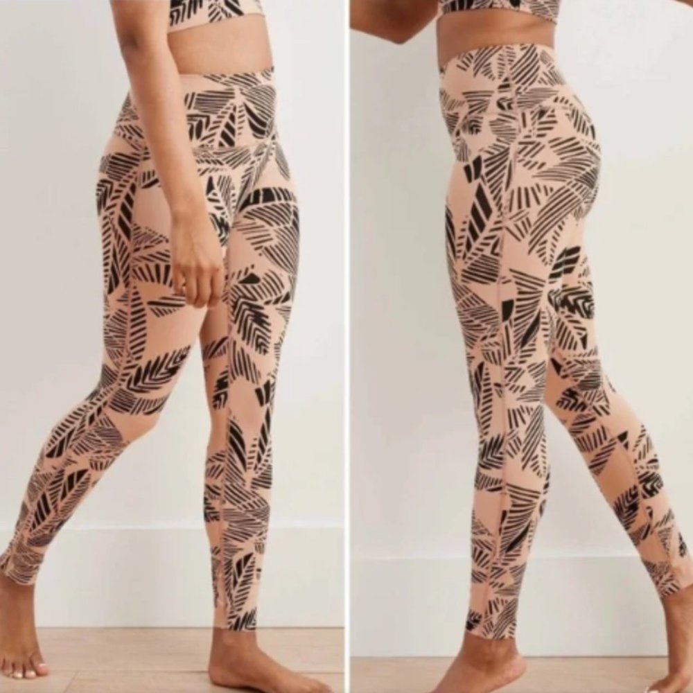 Aerie Chill Play Move Printed High Waisted Women's Size Medium